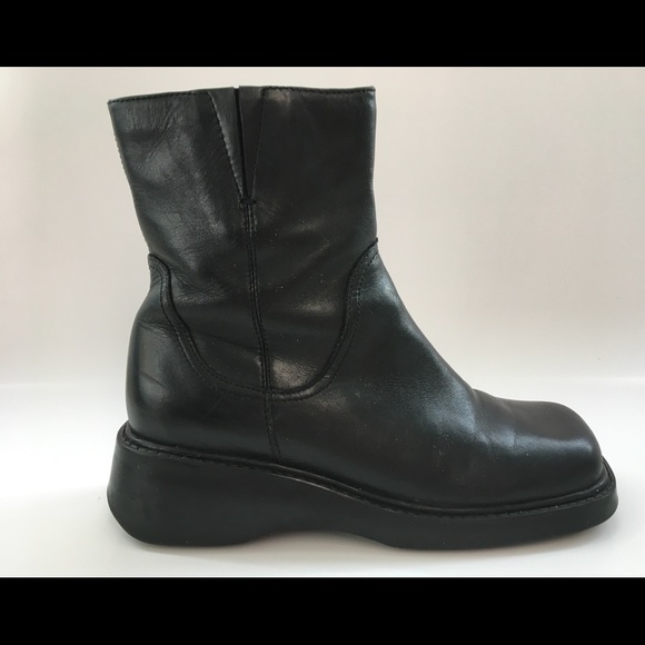 Black Boots - Picture 3 of 3